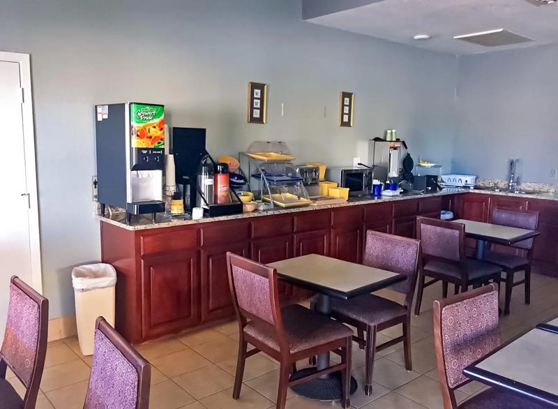 ABVI_BishopKingsvilleTX_Dining_Breakfast Area - AF0C002F-5C9A-4CCD-BD2400C0F66FAFE8