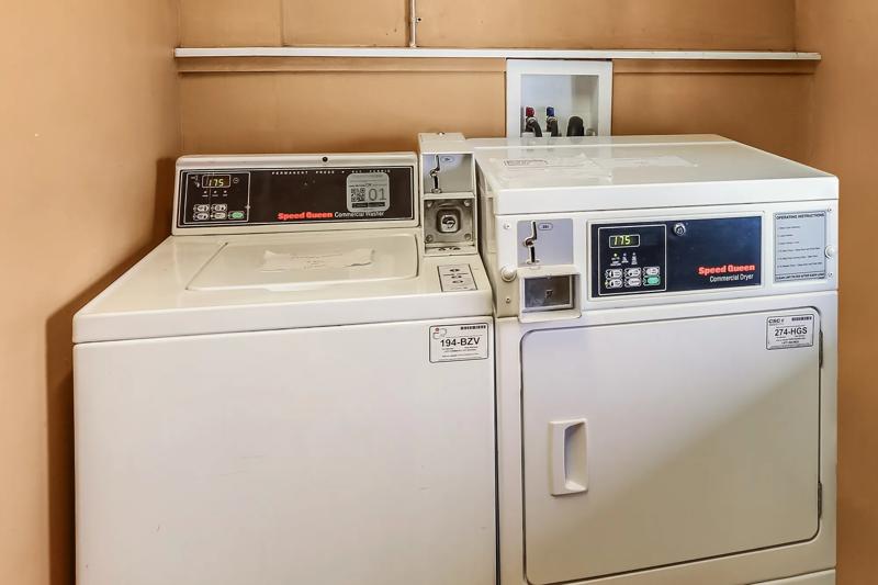 ABVI_ElCentroCA_Amenities_Laundry - AF619EAC-F4D1-4E46-93C340568CEFF8D9