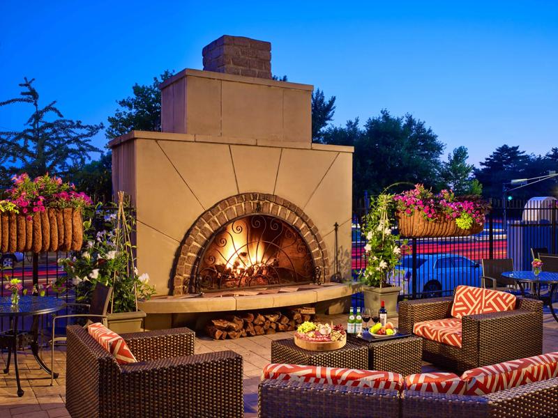TRS_ChaseParkPlaza_Dining_Chase Club_Outdoor Fireplace - B01AF753-07FA-4F5D-BFEE3AD61638761F