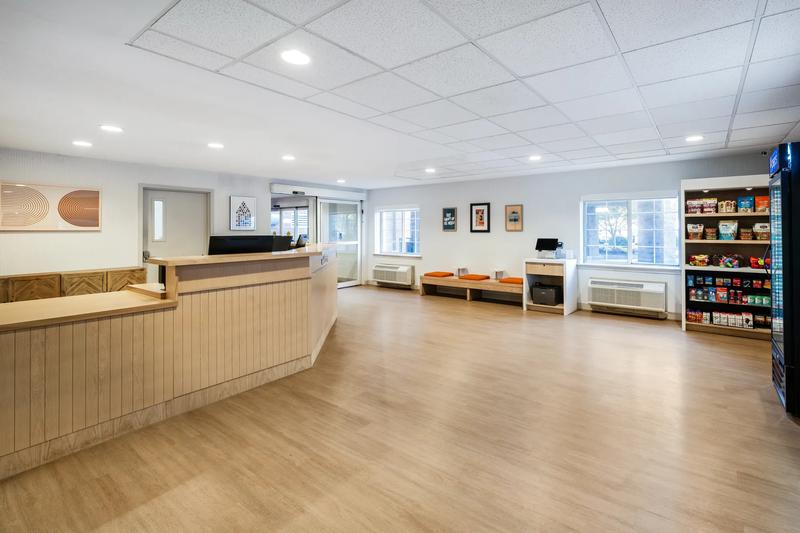 Lobby entryway, market, and front desk