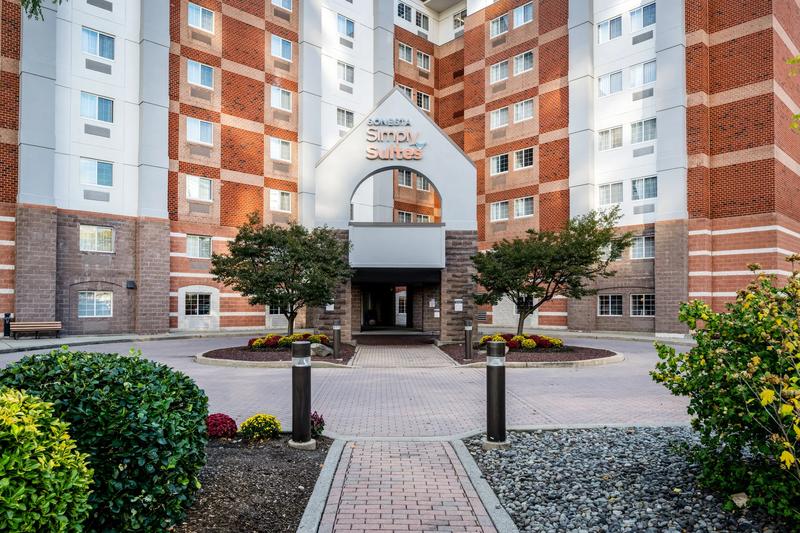 SIM_JerseyCity_Exterior_Enterance - B0A91006-62E8-4337-A31827EE5B5C42E5