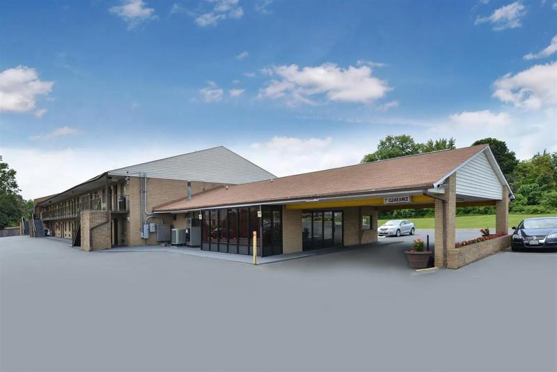 ABVI_FredericksburgNVA_Exterior_Entrance - B0FAA6F8-55BB-4EFA-A3D5299B1F3696C1