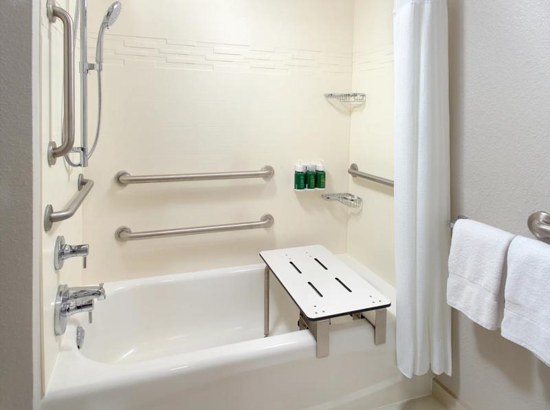 SES_RaleighDurhamAirportMorrisville_GuestRoom_12 - B2D5C295-81F2-4EBE-AB24241876F8669F