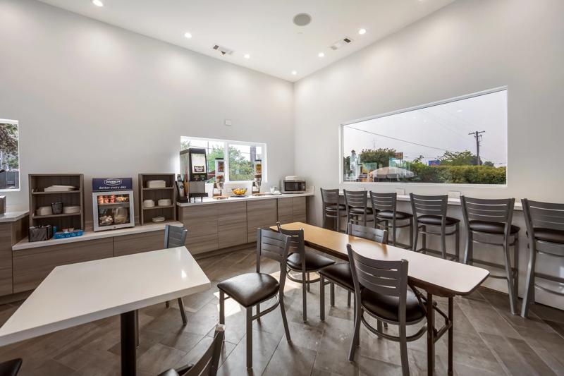 RLIS_Grants_Pass_Breakfast Area - B4D7DDC0-BE84-47BE-A7EB86B365CBE20C