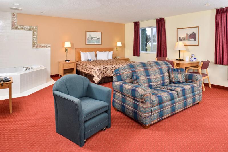ABVI_SpringValleyMN_GuestRooms_King with Jacuzzi_Seating - B73D5BF6-2931-494C-B276ABFD6634EE4D