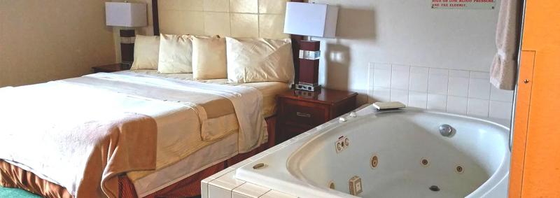 ABVI_ZumbrotaMN_GuestRooms_King with Jacuzzi_Jacuzzi - B80ABF80-E63B-41C4-82A299BCECB1F82D