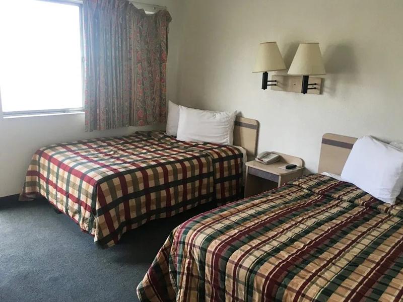 ABVI_HelenaMT_GuestRooms_Two Queens_Beds - B9022823-38F1-4A7D-A98BDCCEF7913402