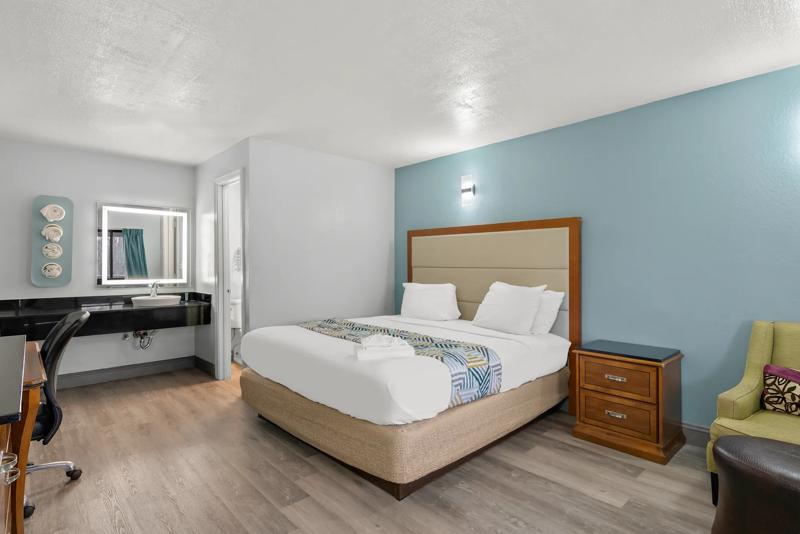 ABVI_BangorME_GuestRooms_King Suite_Room - B93F04A2-3F42-41A6-B4768C981AAE26D5