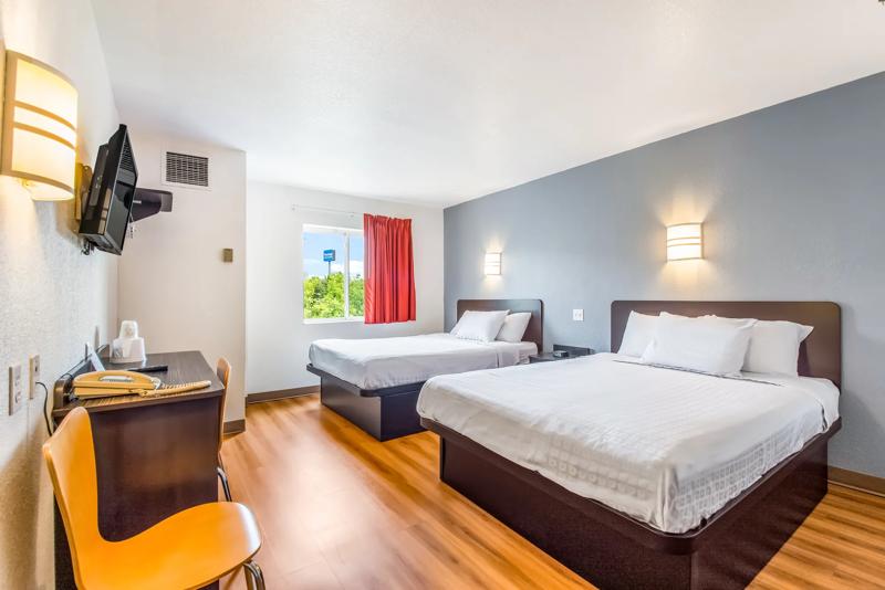 ABVI_KnocksvilleEastTN_GuestRooms_Two Queens_Room - BACAF008-5903-450B-8D41AD40FF80C852