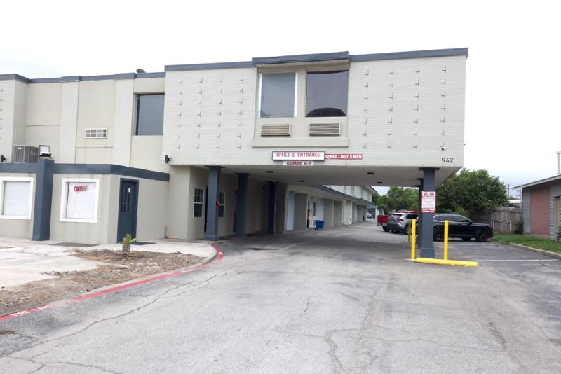 ABVI_SanAntonioAirportSouth_TX5567_Exterior Building (2) - BC59D038-1DA9-4C26-9841AC43DD77C9F7