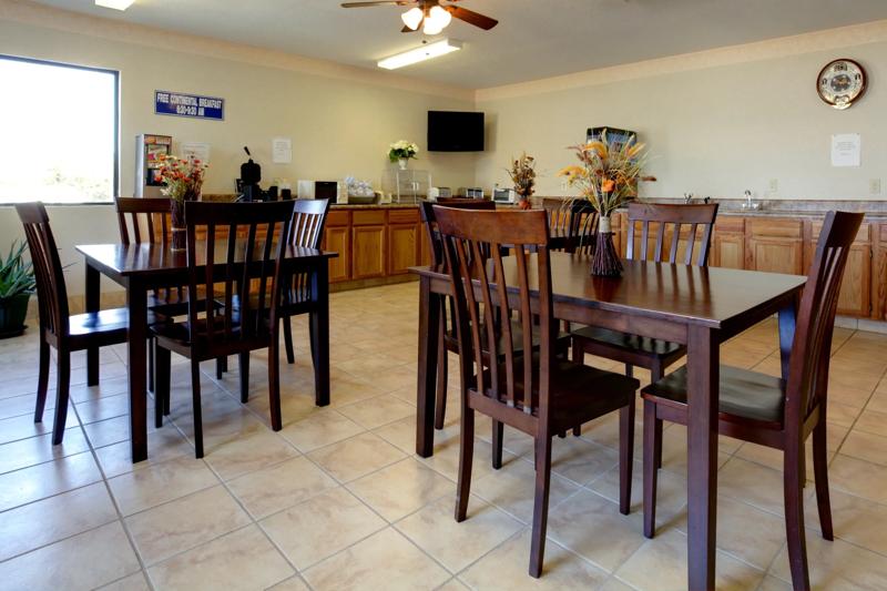 ABVI_MaconatEisenhowerPkwyGA_Dining_Breakfast Area_Seating - BE3BD6C0-14E2-48F1-807EFCC1F0299002
