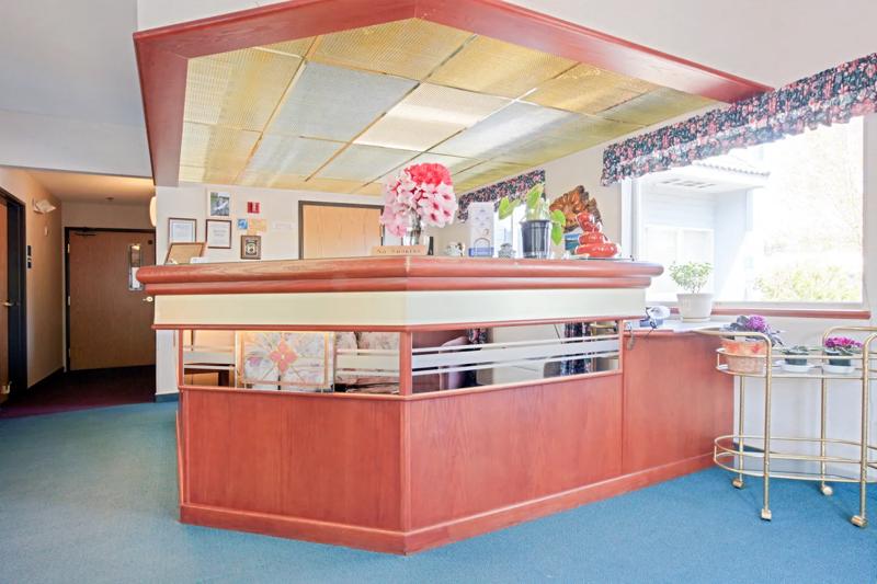 ABVI_ForestGroveHillsboro_Lobby_Front Desk - C1216110-882C-478E-8DE7E80DC4170F98