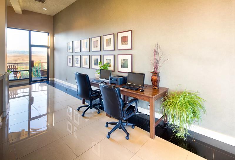RLH_Pendelton_ORPEND_BusinessCenter - C23F687C-F2E4-470A-AC096CED88979EFD