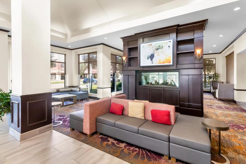 MOD_ACPHoustonWestchase_Lobby_Lounge - C2673560-7D5C-4CBC-8FD7D965B5B5F1AB