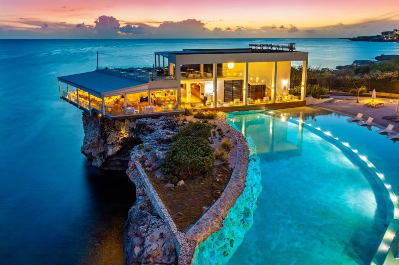 SHR_OceanPoint_FB-Azul-Restaurant-Exterior-Edge-Pool-Bluefin - C33A4F59-7391-4C29-9786FD4B0DD1B91E