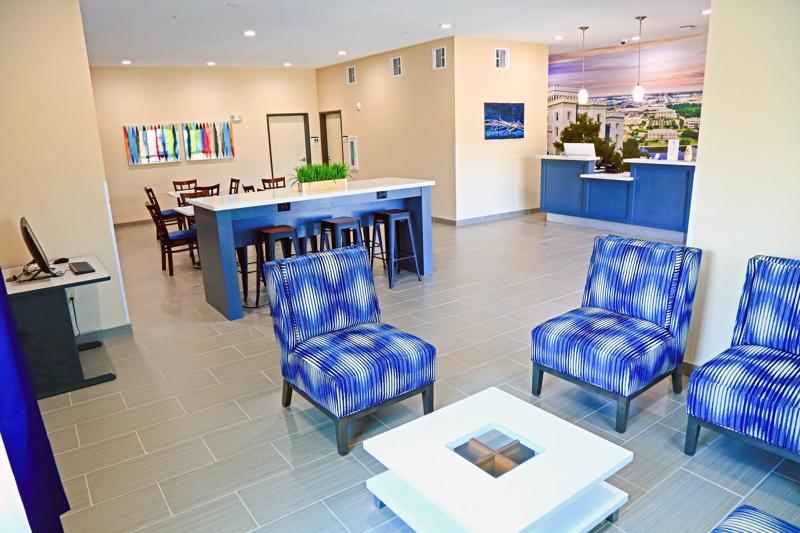 ABVI_PrairevilleLA_Lobby_Lounge - C35A43DA-1A2B-4C24-8E21F55B5AFF7130