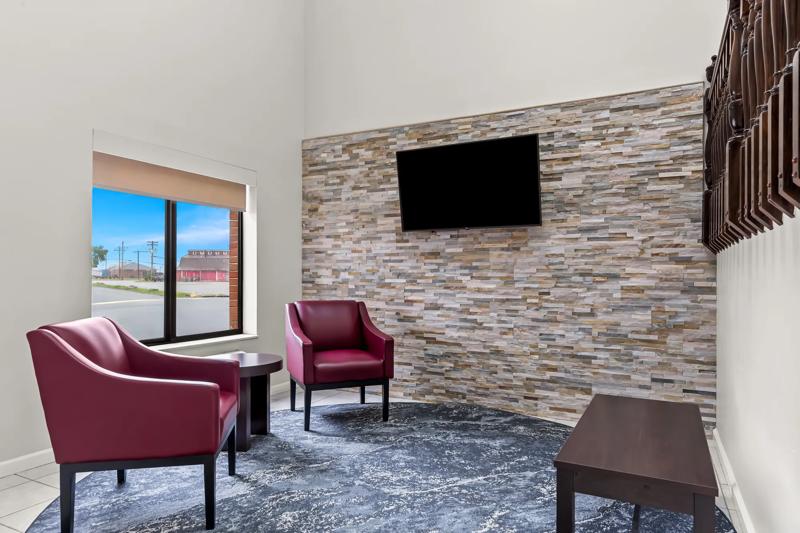 RLIS_Pontoon Beach_Lobby - C3ADBAF4-6A37-46E1-A35F0485B42A1E33