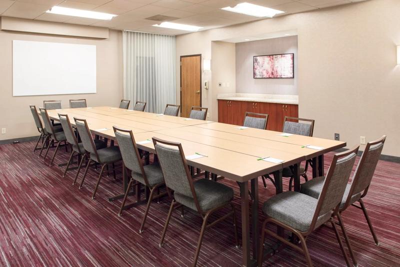 SEL_BostonMilford_Meeting Space_BoardRoom - C4FFA8D5-2727-489E-92AC8D4D1BDA42C4