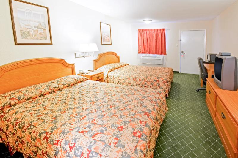 ABVI_GainesvilleTX_GuestRooms_Two Queens_Room - C73AC243-49CD-4FC3-9DDD2914EFBE2F96