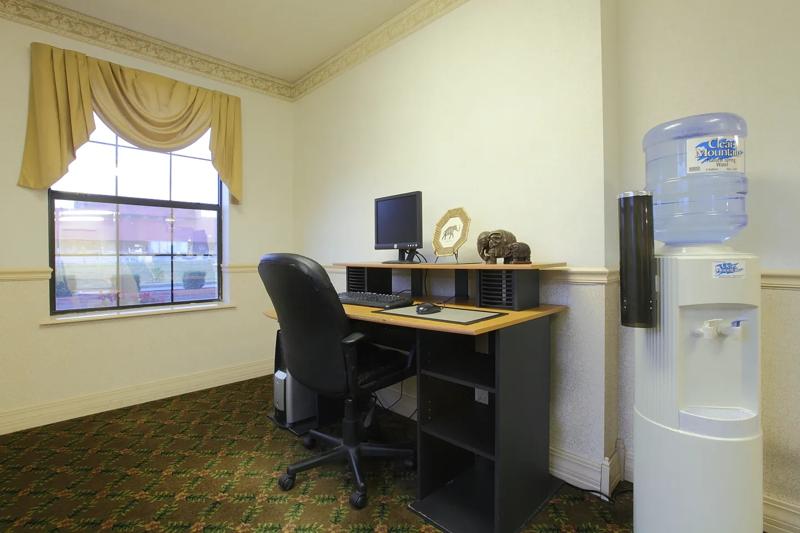ABVI_MaumelleNorthAR_Amenities_Business Center - C75FE3B9-93B1-4904-A2D81400E284AA44