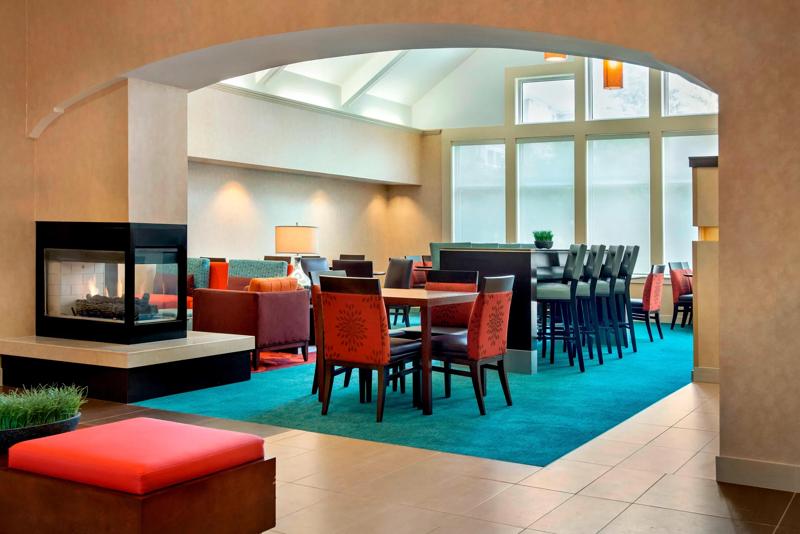 SES_AllentownBethlehem_Lobby_2 - C7943CCE-24D7-4268-8FCB17F6A2E52407