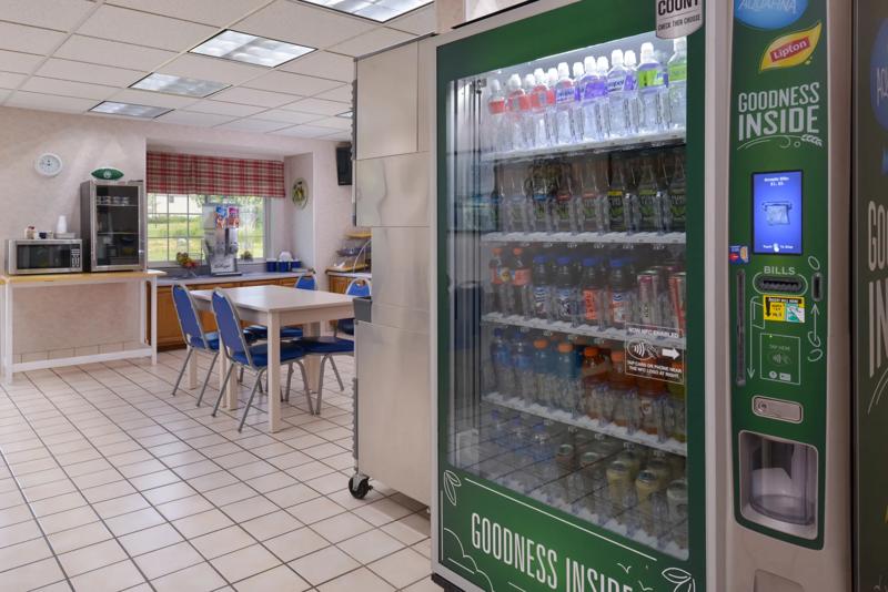 ABVI_MaryvilleMO_Amenities_Vending - C81B6183-51F1-4459-A60CDB119A451F87