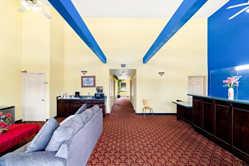 ABVI_MtPleasantTN_Lobby_Walkway - C8CB466B-C23A-4A08-9E02A5EEE3527CA5
