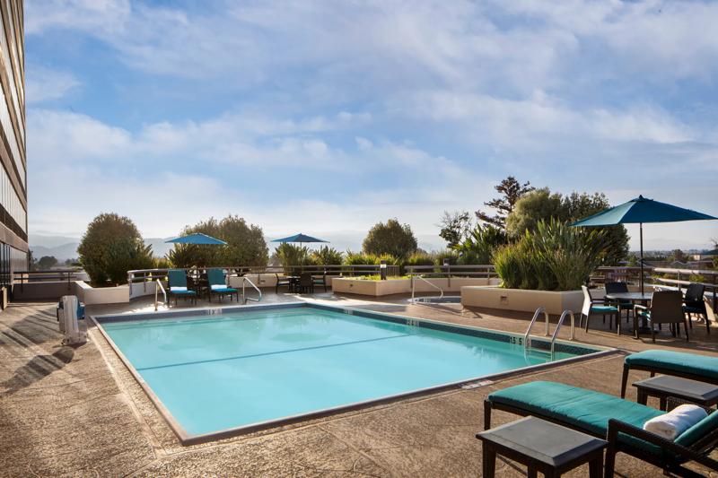 SHR_SanJose_Amenity_OutdoorPool3 - CAD667F7-B4C1-431D-83102BEF10E99BFA