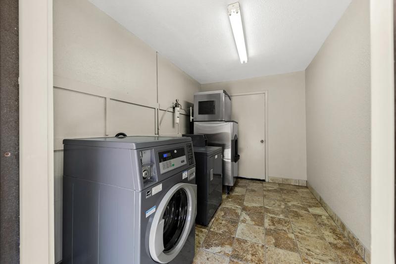 ABVI_BonhamTX_Amenities_Laundry - CC2E59A3-CBCF-4381-8BD3E32D47AD2E87