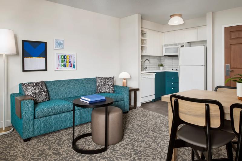 SES_TorontoMarkham_GuestRoom_TwoBedroomSuite_LivingSpace - CE377AF9-ABAC-401B-AE8628D833BA6376