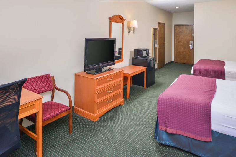 ABVI_WigginsMS_GuestRooms_Two Queens Suite_Room Amenities - CED94850-E7B4-466A-A0E8EEF3FBBB38A6