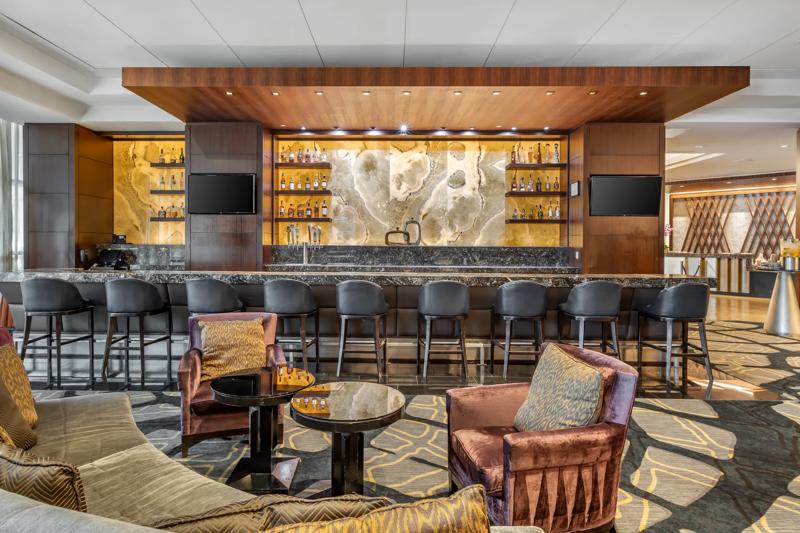 TRS_HoustonGalleria_Dining_AXIS_Bar - CF5F7A35-0578-4879-816BBD6D04023C1F
