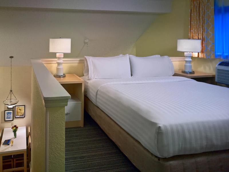 SES+SIM_Brand_GuestRooms_Two Bedroom Loft_Loft Bed - D3C350F4-2AA0-48D1-989B476E53F410EC
