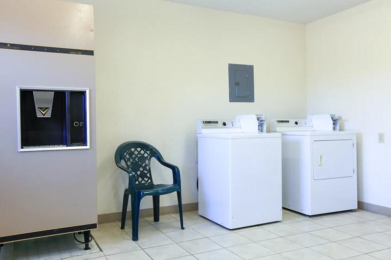 ABVI_SuburbanMotelIA_Amenities_Laundry - D5A2751F-5F60-4D9F-9AD76CEC930CC1D6