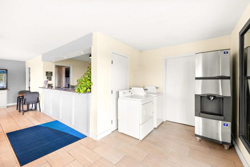 ABVI_CelinaOH_Amenities_Laundry and Ice Machine - D6F58CA8-4AEB-4206-98E0CCA8C3CB4C80