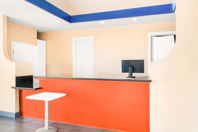 ABVI_VacavilleNapaValleyCA_Lobby_Front Desk - D7D973F8-351C-45B9-A4644F26535C6509