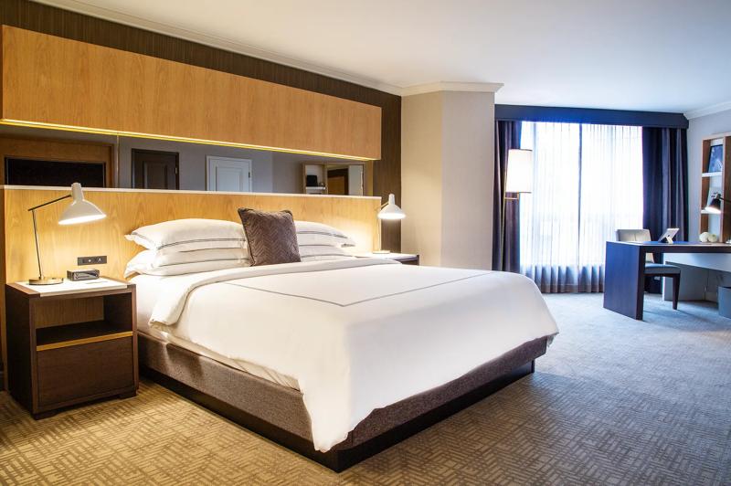 TRS_TorontoYorkville_GuestRooms_Penthouse Suite_Bedroom - D7EC6565-A3A3-439C-BF6BFF703D64BB42