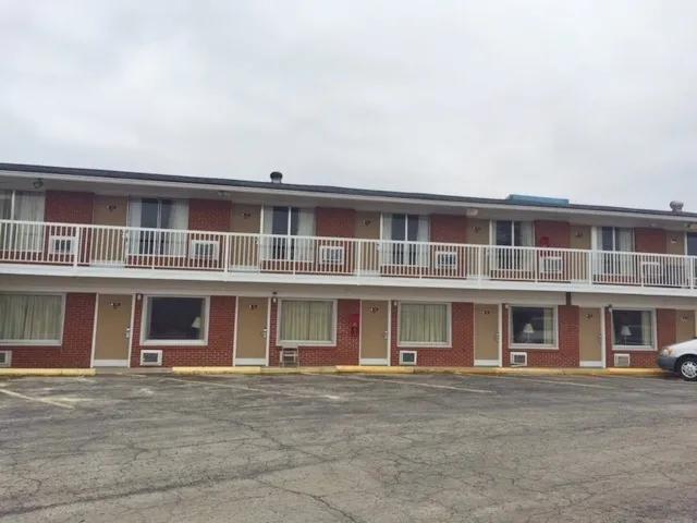 ABVI_MaconSunsetDrMO_Exterior_Side - D8CE0087-EB97-47B6-94DC404C11D40519