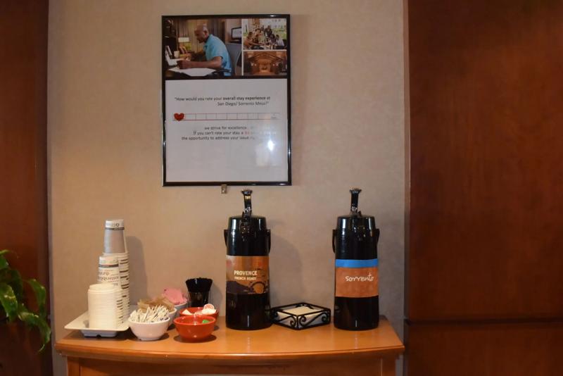 SES_SanDiegoSorrentoMesa_Lobby_FrontDesk - D8F67CE5-C483-4929-93990BE51D2B1140