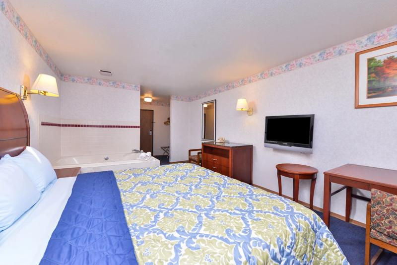 ABVI_DecaturIN_GuestRooms_King with Jacuzzi_Room Amenities - D93674E7-EC13-461E-B5A2825191D55BA6