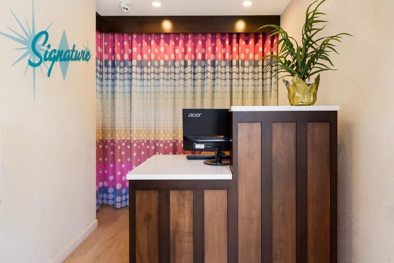 SIG_BerkeleyOakland_CA9898_Lobby_1 - DB87C9D4-3087-4460-A24977C478517CA4