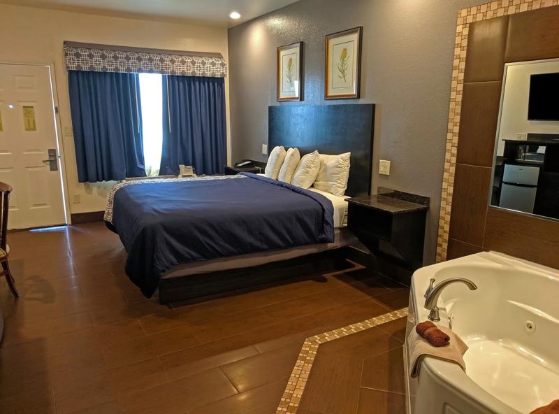 ABVI_BrownsvilleTX_GuestRooms_King with Jacuzzi_Room - DBFD2D05-BB38-4E09-87A918FC4AF9D42F