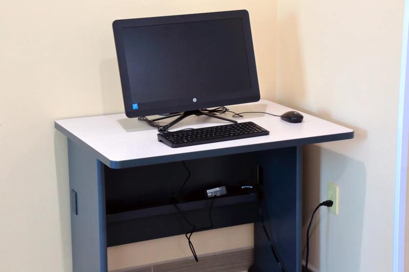 ABVI_PrairevilleLA_Amenities_Business Center - DC91EE19-7BA9-4DE6-8C9FE27B8CB79F6B