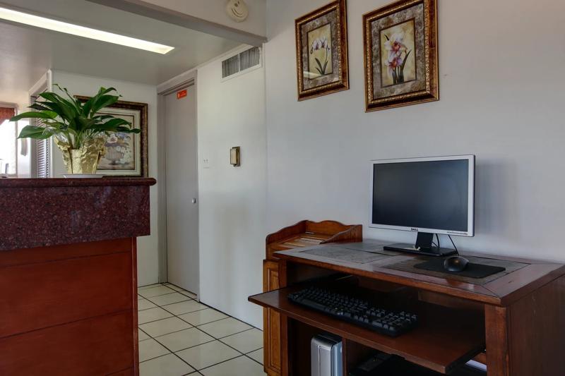 ABVI_Uvalde_TX1633_Business Center - DDF71620-C116-4E40-9C8FAE0AC00CD0A7