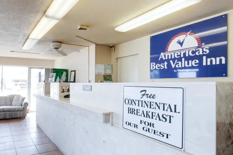 ABVI_AlachuaFL_Lobby_Front Desk - DF7E2D11-D90F-4F87-885833C5D7F33CB3
