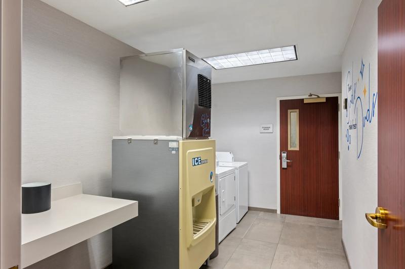 SEL_SanRamon_Amenity_LaundryRoom_1 - E003FA59-BC8B-47B8-AF50E7B3E2AED288