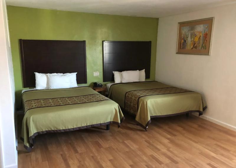 ABVI_VisaliaCA_GuestRooms_Two Queens_Beds - E080E8AD-122A-4ADD-9192A7FA8E147555