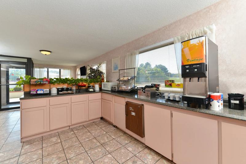 ABVI_MeridianMS_Dining_Breakfast Area - E1F72A2A-0A79-4DF9-AD32E5D5766265B7