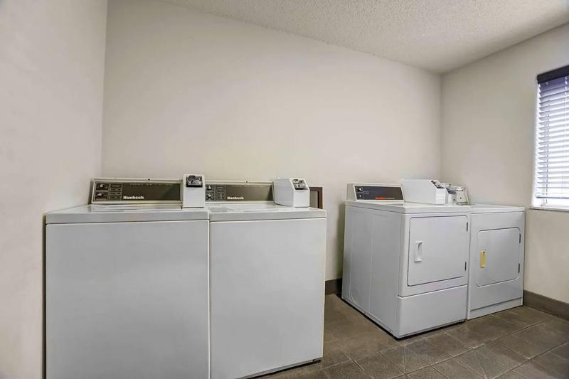 ABVI_ApacheJunctionAZ_Amenities_Laundry - E3240EB9-672E-4596-BE0D1F0FF8941BDB