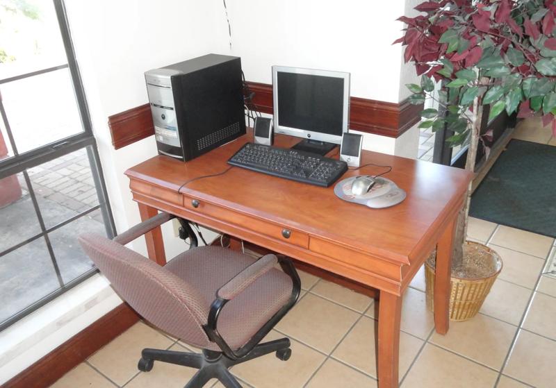 ABVI_BrownsvilleTX_Amenities_Business Center - E3686DCA-1BD2-4489-899FC2C6F613A1CB